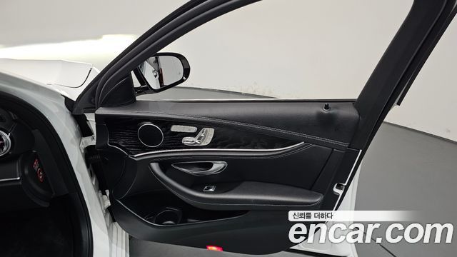 Mercedes-Benz E-Class (W213) E220d 4MATIC AMG Line 2021 — фото 24