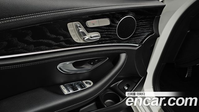 Mercedes-Benz E-Class (W213) E220d 4MATIC AMG Line 2021 — фото 28