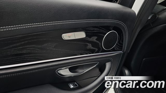 Mercedes-Benz E-Class (W213) E220d 4MATIC AMG Line 2021 — фото 29