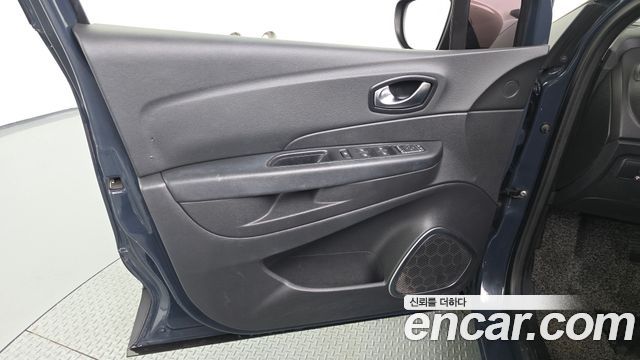 Renault Korea QM3 RE 2018 — фото 24