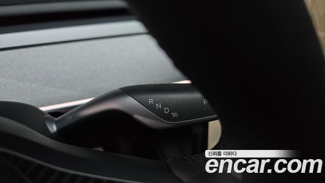 Tesla Model Y Long Range AWD 2024 — фото 9