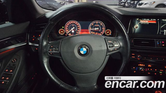 BMW 5 Series (F10) 520d xDrive M Aero Dynamic 2016 — фото 10