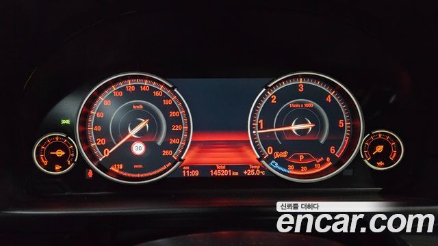 BMW 5 Series (F10) 520d xDrive M Aero Dynamic 2016 — фото 16
