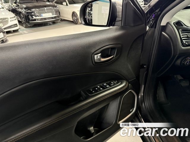Jeep Compass (II) 2.4 Limitied AWD 2019 — фото 15