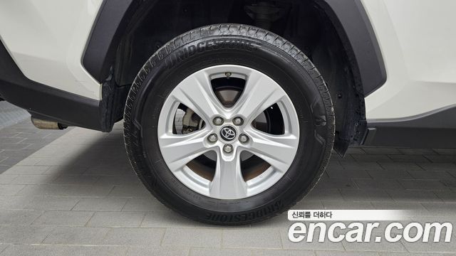 Toyota RAV4 (V) 2.5 2WD 2019 — фото 5