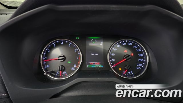 Toyota RAV4 (V) 2.5 2WD 2019 — фото 8