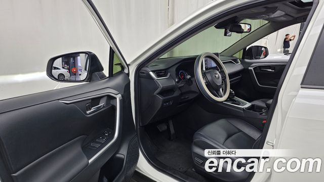 Toyota RAV4 (V) 2.5 2WD 2019 — фото 10