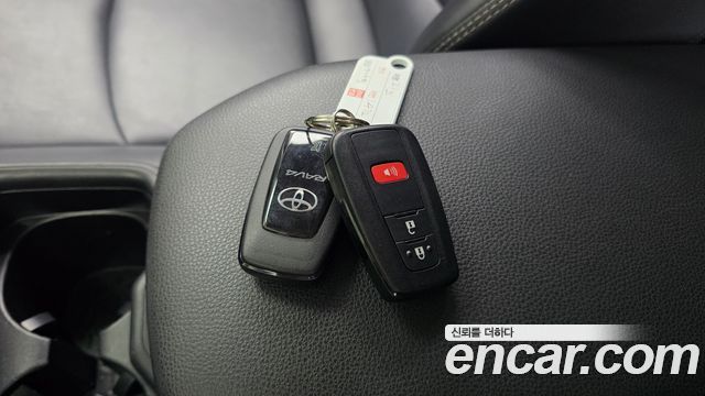 Toyota RAV4 (V) 2.5 2WD 2019 — фото 15