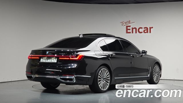 BMW 7 Series (G11) 740Li xDrive Design Pure Excellence 2020 — фото 2