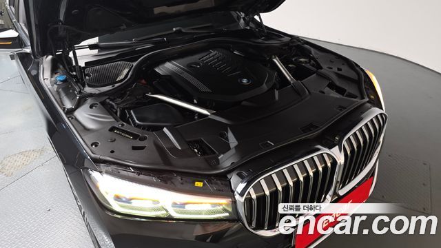 BMW 7 Series (G11) 740Li xDrive Design Pure Excellence 2020 — фото 6