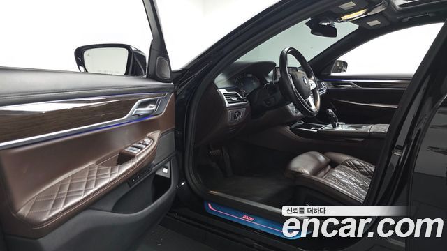 BMW 7 Series (G11) 740Li xDrive Design Pure Excellence 2020 — фото 10