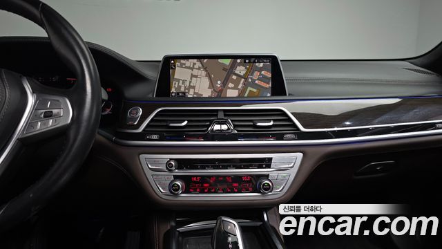 BMW 7 Series (G11) 740Li xDrive Design Pure Excellence 2020 — фото 14