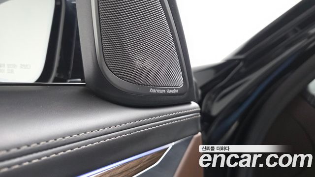 BMW 7 Series (G11) 740Li xDrive Design Pure Excellence 2020 — фото 19
