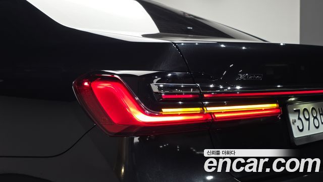 BMW 7 Series (G11) 740Li xDrive Design Pure Excellence 2020 — фото 23