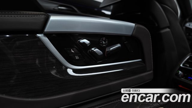 BMW 7 Series (G11) 740Li xDrive Design Pure Excellence 2020 — фото 33