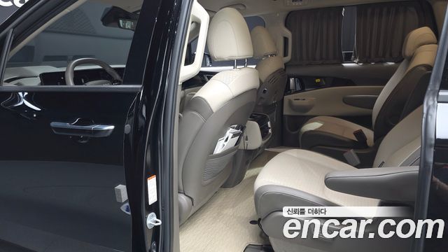 Kia Carnival (IV) HEV 9-Seater Hi-Limousine Signature 2025 — фото 12