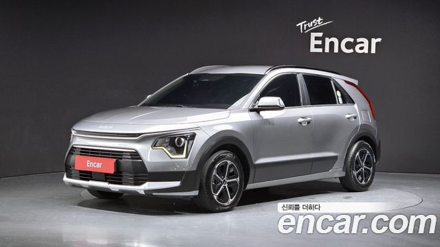 Kia Niro Prestige 2023 — фото 1