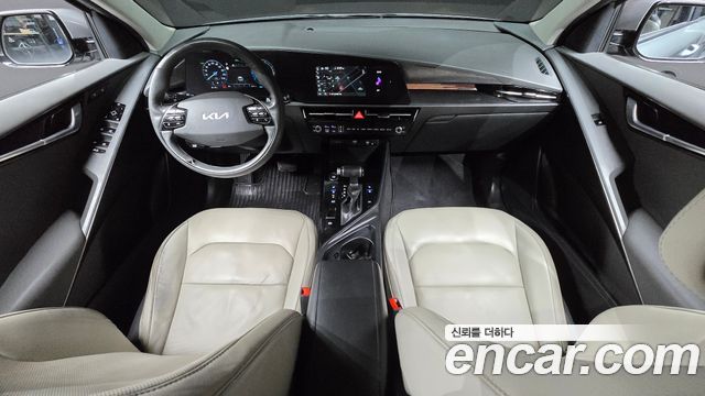 Kia Niro Prestige 2023 — фото 7