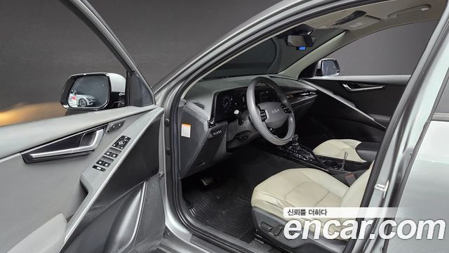 Kia Niro Prestige 2023 — фото 10
