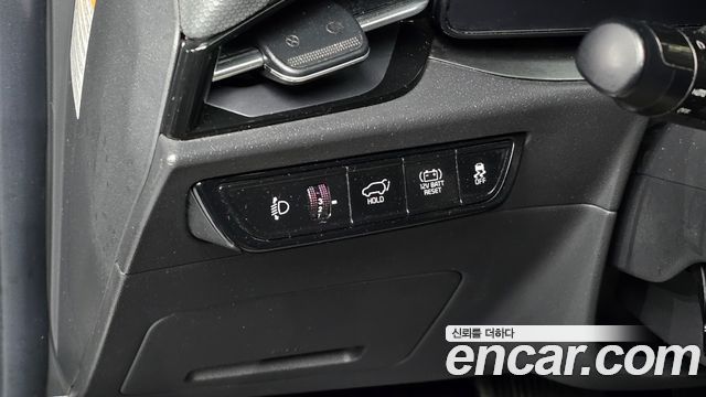 Kia Niro Prestige 2023 — фото 14