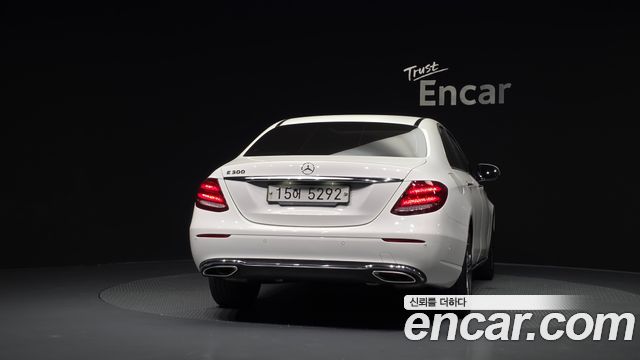 Mercedes-Benz E-Class (W213) E300 Avantgarde 2019 — фото 4