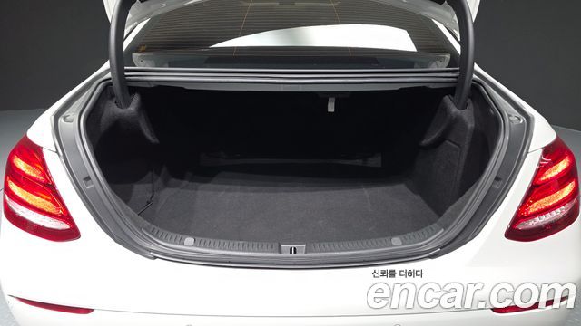 Mercedes-Benz E-Class (W213) E300 Avantgarde 2019 — фото 20