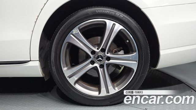Mercedes-Benz E-Class (W213) E300 Avantgarde 2019 — фото 21