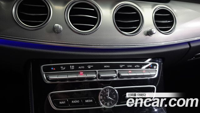 Mercedes-Benz E-Class (W213) E300 Avantgarde 2019 — фото 30