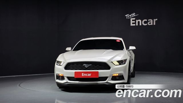 Ford Mustang Coupe 2017 — фото 3