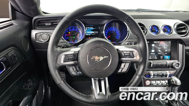Ford Mustang Coupe 2017 — фото 13