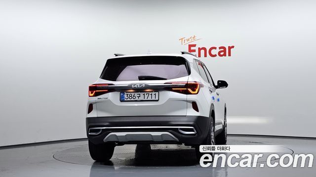 Kia Seltos Gasoline 1.6 Turbo 2WD Signature 2023 — фото 4