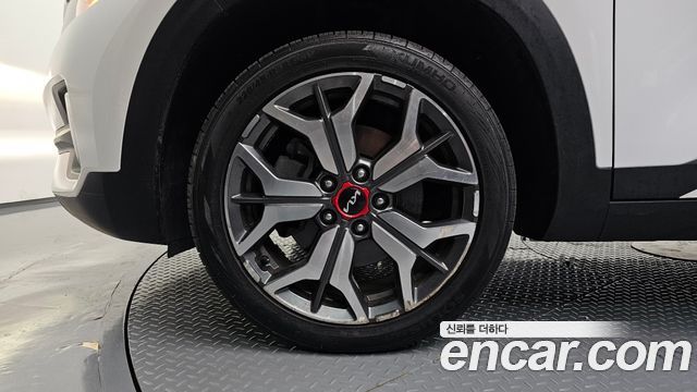 Kia Seltos Gasoline 1.6 Turbo 2WD Signature 2023 — фото 5