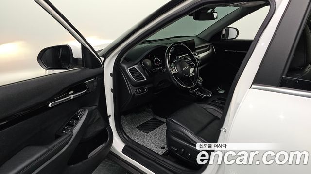 Kia Seltos Gasoline 1.6 Turbo 2WD Signature 2023 — фото 10
