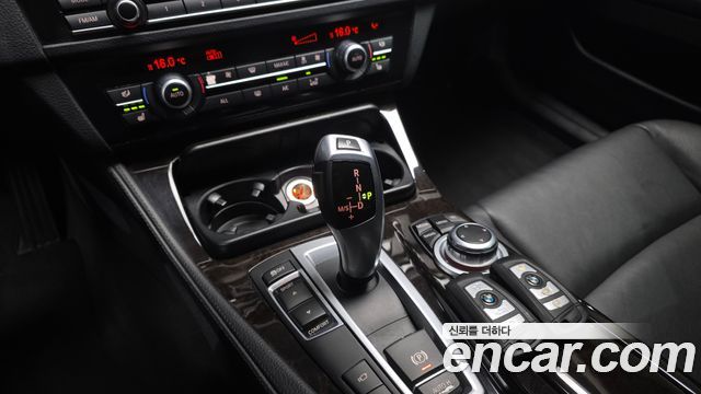BMW 5 Series (F10) 528i 2013 — фото 9
