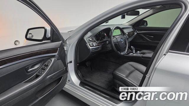 BMW 5 Series (F10) 528i 2013 — фото 10
