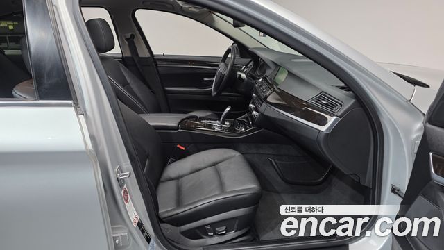 BMW 5 Series (F10) 528i 2013 — фото 11