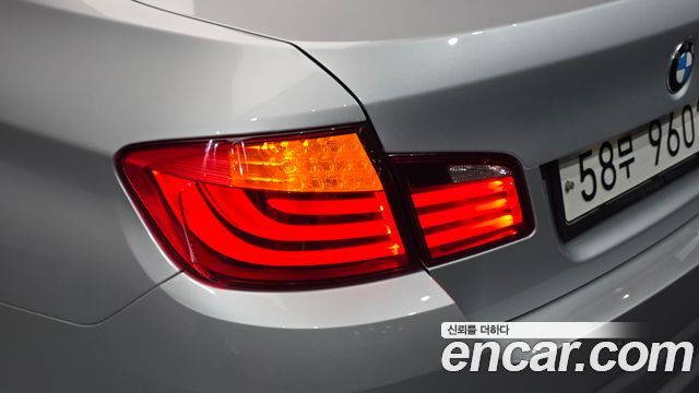 BMW 5 Series (F10) 528i 2013 — фото 23