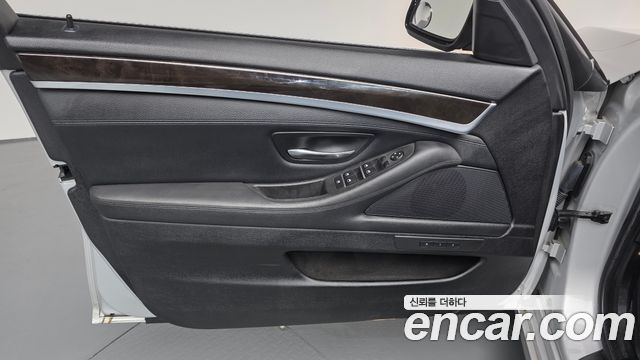 BMW 5 Series (F10) 528i 2013 — фото 24