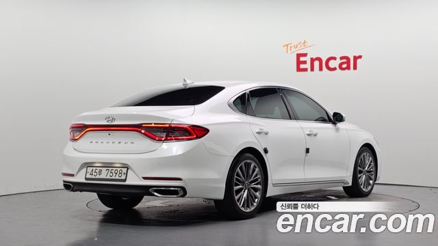 Hyundai Grandeur (IG) 2.4 Exclusive Special 2019 — фото 2