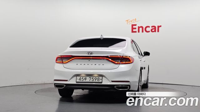 Hyundai Grandeur (IG) 2.4 Exclusive Special 2019 — фото 4