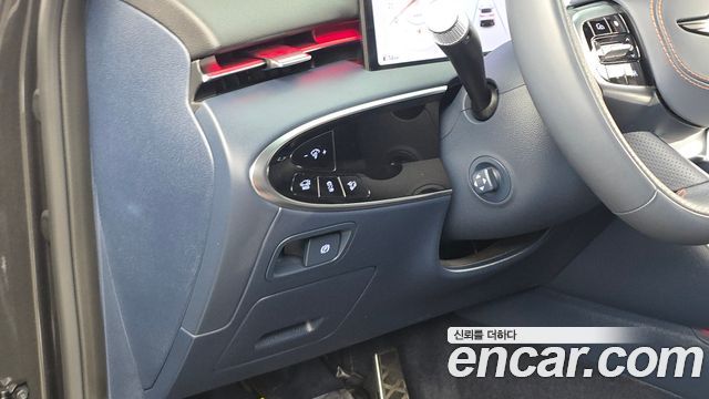 Genesis GV70 2.5T Gasoline 2WD 2025 — фото 31