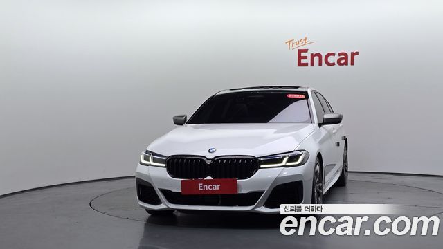 BMW 5 Series (G30) M550i xDrive 2022 — фото 3