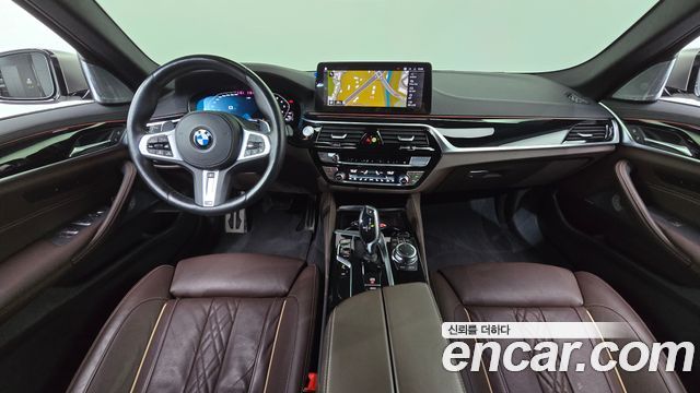 BMW 5 Series (G30) M550i xDrive 2022 — фото 7