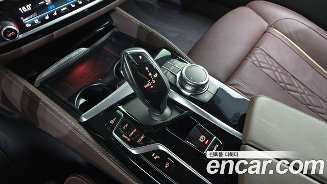 BMW 5 Series (G30) M550i xDrive 2022 — фото 9