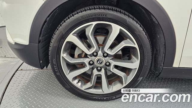 KG Mobility (SsangYong) Tivoli VX 2WD 2016 — фото 5