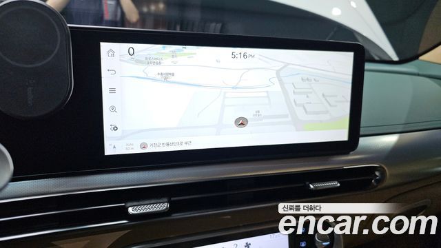 Genesis GV60 Standard AWD 2022 — фото 18