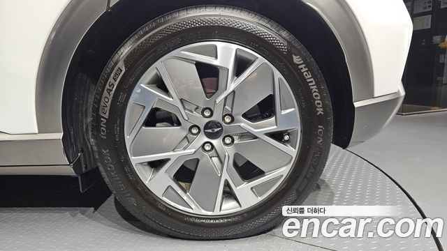 Genesis GV60 Standard AWD 2022 — фото 21