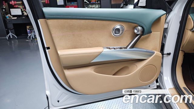 Genesis GV60 Standard AWD 2022 — фото 24