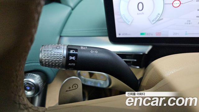 Genesis GV60 Standard AWD 2022 — фото 30