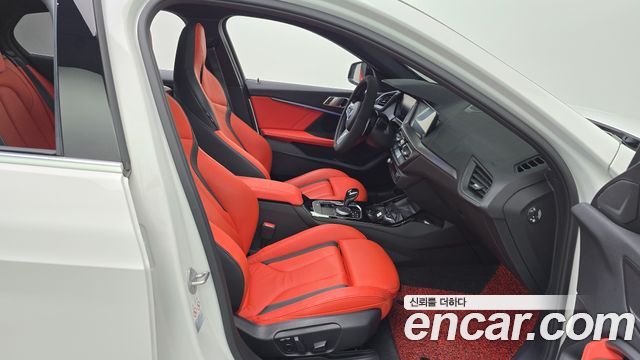 BMW 1 Series (F40) M135i xDrive 2021 — фото 26